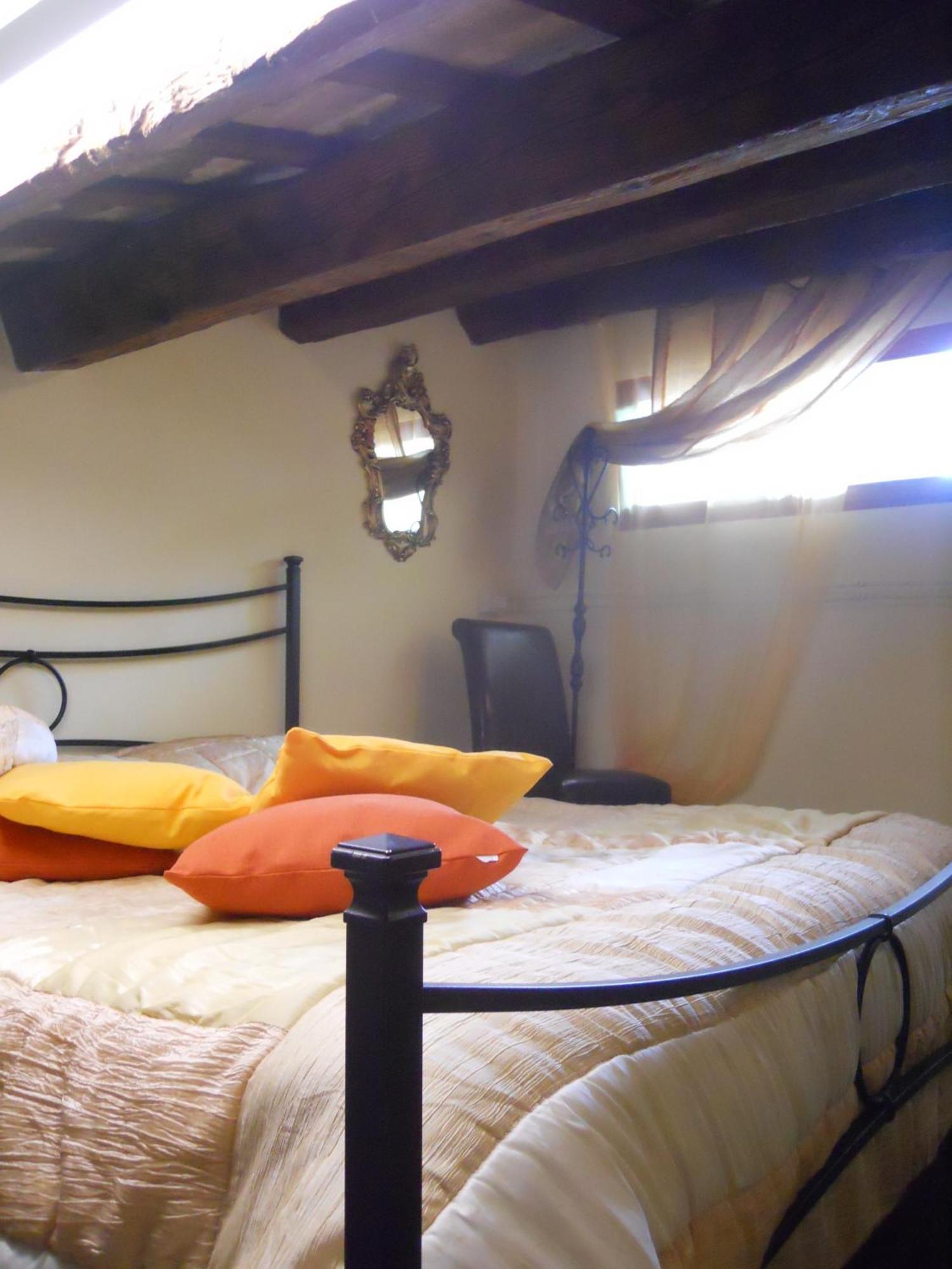 오피다 La Neviera Nel Pozzo B&B 외부 사진