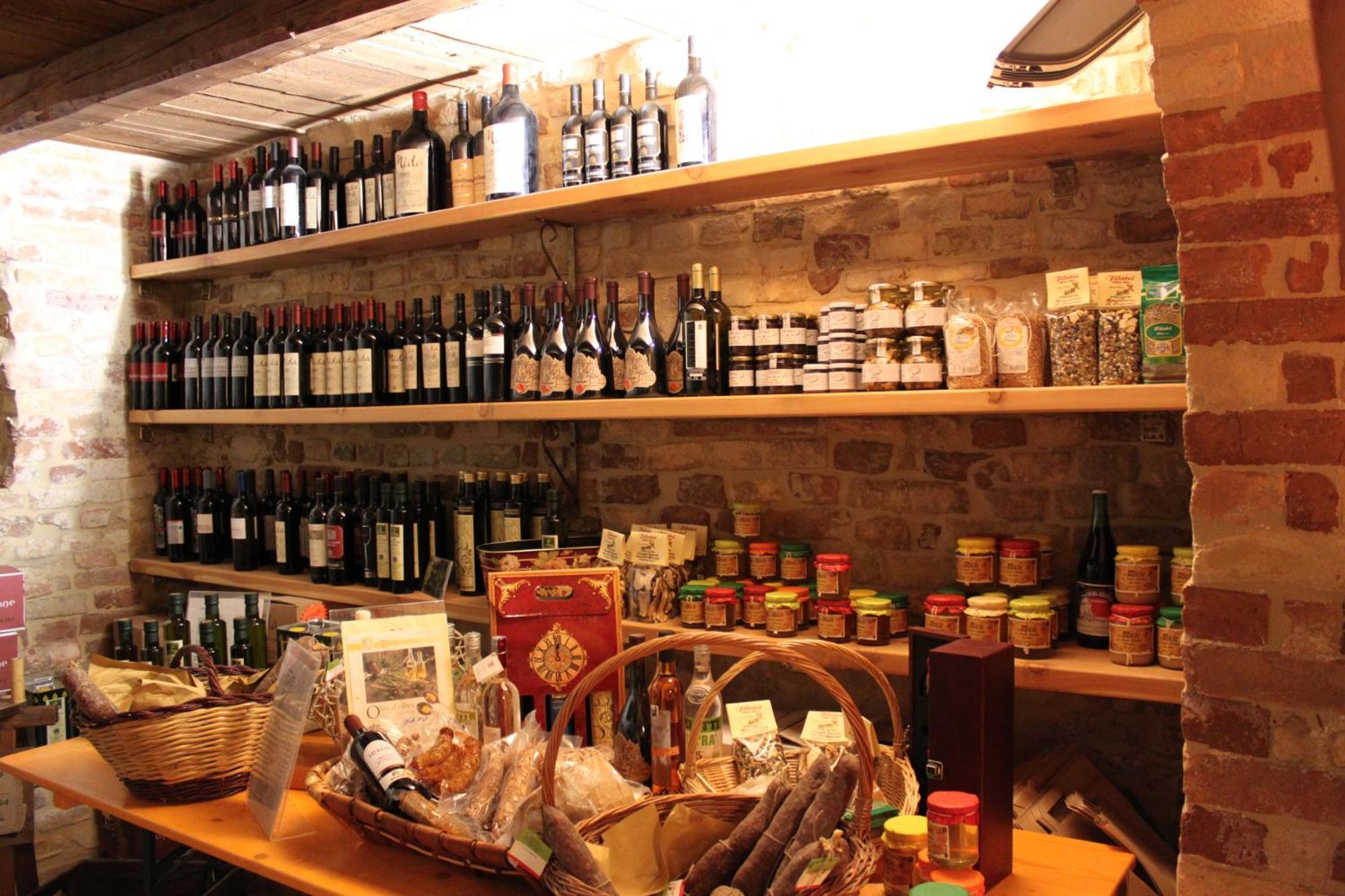 오피다 La Neviera Nel Pozzo B&B 외부 사진